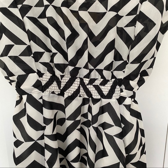 NWT Black & White Striped Dress - Picture 4 of 12